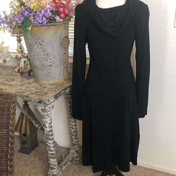 NEW Heart Black MIDI Sweater Dress with Hood NWT - Picture 4 of 10